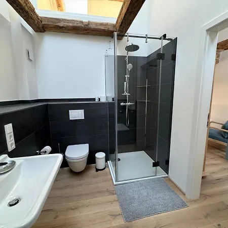 Moderne Im Denkmal Mit 3 Schlafzimmer Auf 120 Qm فيلينغن سشفايننغ