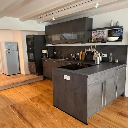 Moderne Im Denkmal Mit 3 Schlafzimmer Auf 120 Qm *
