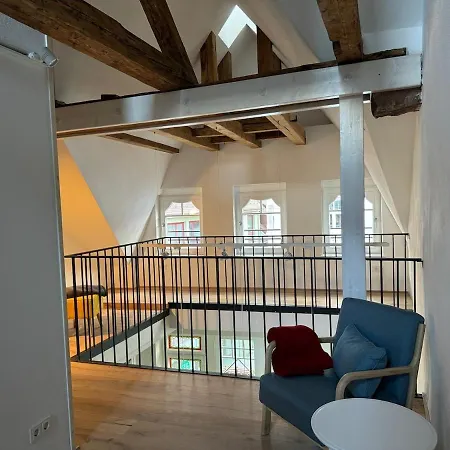 Moderne Im Denkmal Mit 3 Schlafzimmer Auf 120 Qm *