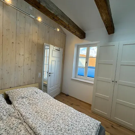 شقة Moderne Im Denkmal Mit 3 Schlafzimmer Auf 120 Qm فيلينغن سشفايننغ