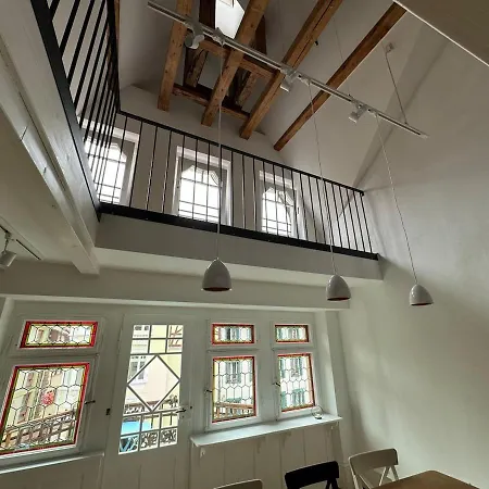 Moderne Im Denkmal Mit 3 Schlafzimmer Auf 120 Qm شقة *